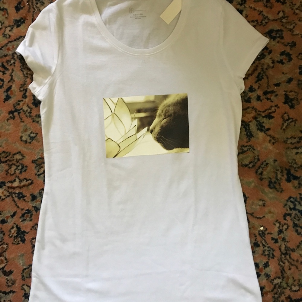 Womens tee shirt with photograph